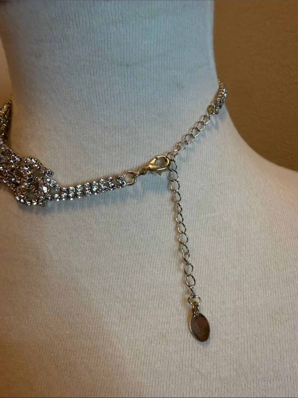 Rhinestone Crystal Silver Choker Necklace - Elegant Sparkle - Picture 3 of 4